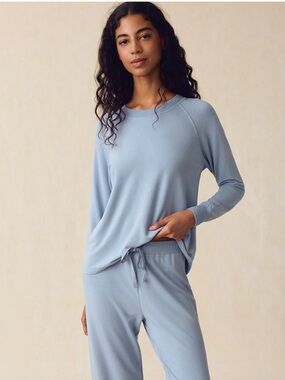 Lake Long Sleeve Crewneck Sweatshirt in dusty blue